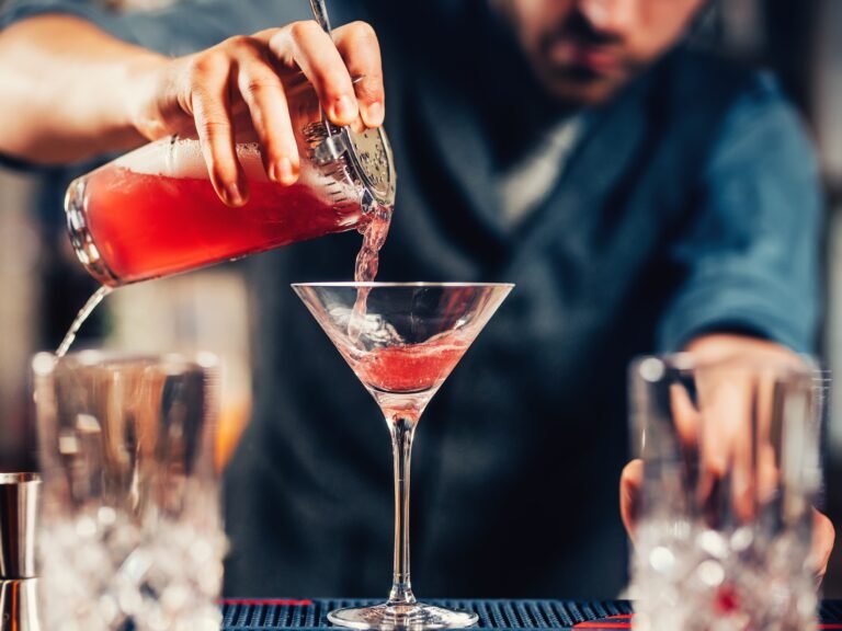 7 cocktails that will be everywhere this summer, according to bartenders and mixologists