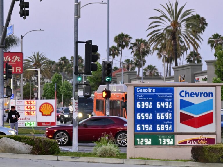 Here's how much the Iran war is costing US households, according to Moody's