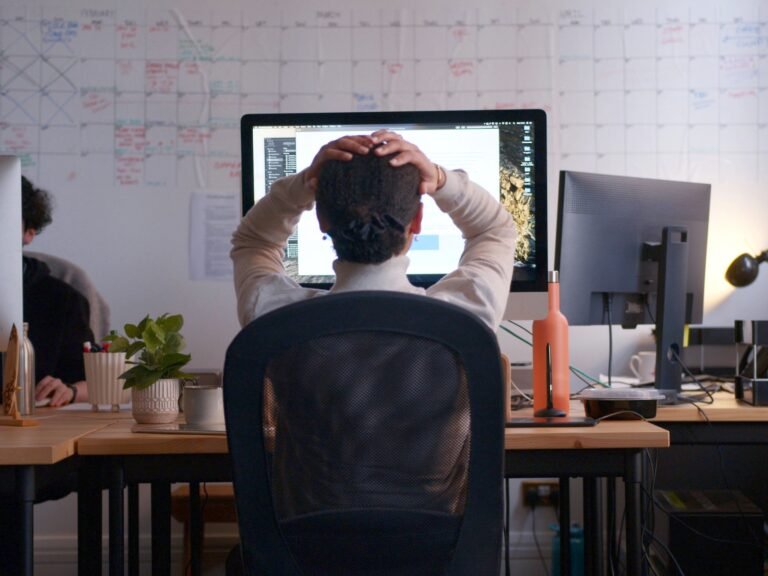 I study mentally strong people. Here are 5 signs you're overwhelmed at work — not burned out