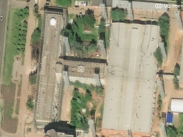 Russia wrapped a whole building in an anti-drone cage, satellite imagery shows. Ukraine fired on it with cruise missiles.