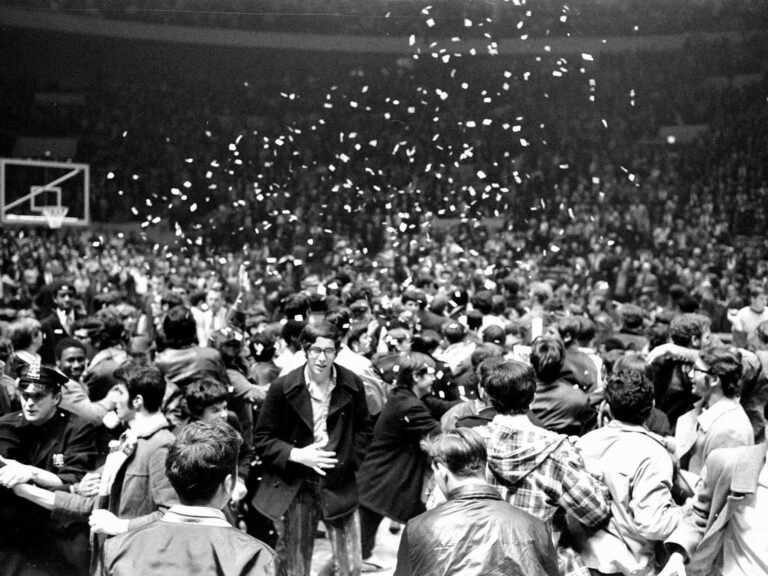Vintage photos show what New York City was like the last time the Knicks were NBA champions