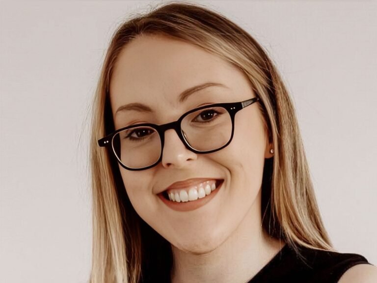 I got 2 tech job offers and chose the lower-paying option. Here's how I decided — and what an expert thinks of my decision.