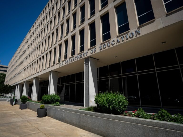 Student-loan borrowers are struggling with repayment. A new federal report shows a key reason.