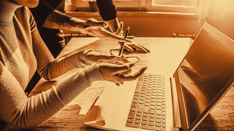 Social psychologist: Return to office is ‘lazy leadership.’ Here’s what actually makes high-performing teams