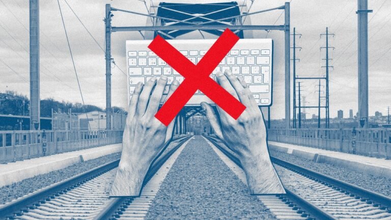Amtrak wants people to work from trains. There’s just one problem