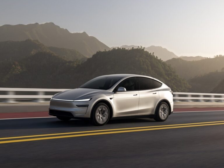 See inside Tesla's new $62,000 six-seater Model Y L, which has been a huge hit in China and is now on sale in the US