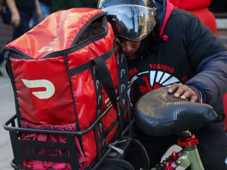 What DoorDash's new fee structure means for your next order