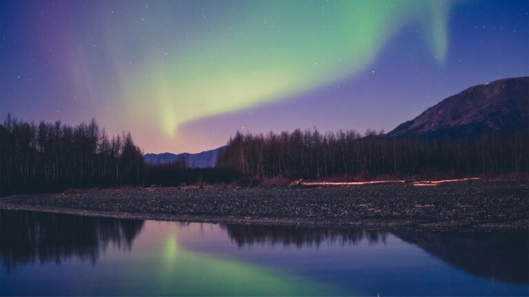 Northern lights tonight: 9 states could see the aurora borealis, thanks to a solar flare. Here’s the forecast for where and when