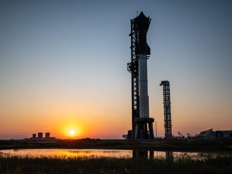 SpaceX's science fiction dreams come with an astronomical bill