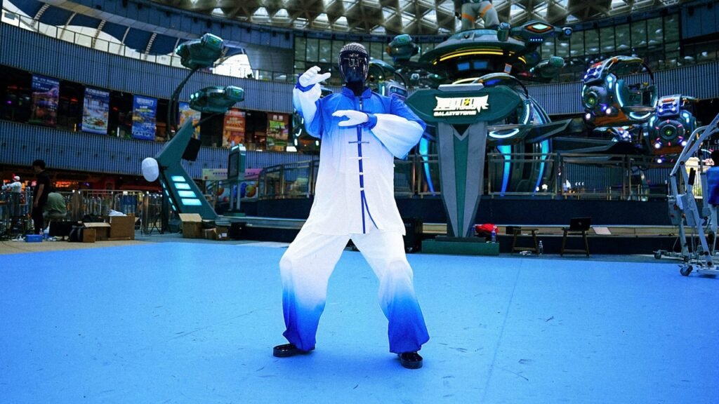 Hundreds of robots are roaming this Chinese theme park. It’s only the beginning of our humanoid future