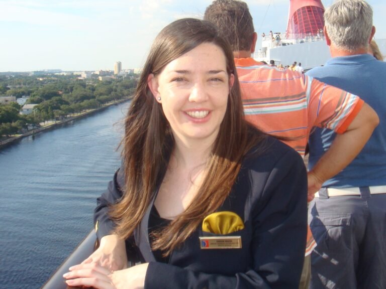 I spent years working on cruise ships. Here are the 8 things I used to wish all cruisers knew about the job.