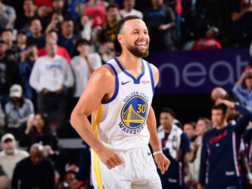 A health scare taught Steph Curry that tiny health details matter. Now he's serious about recovery — and the power of saunas.