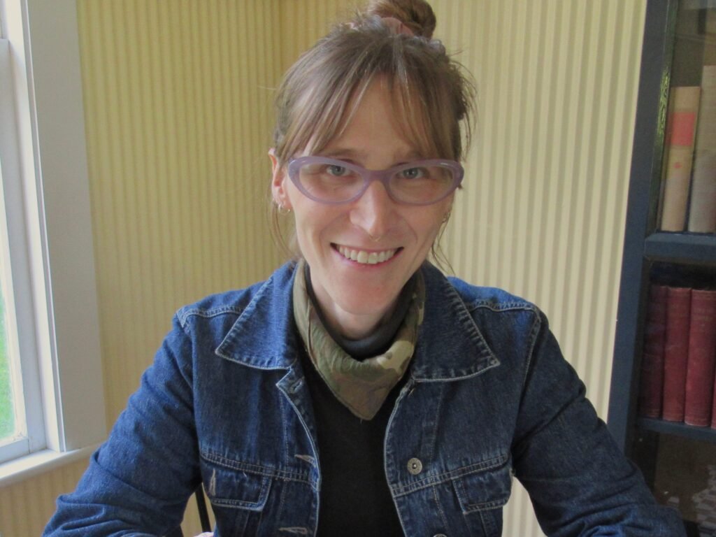 This small town librarian offers a 'Bye, Bye AI' class to take AI off your phone. Now everyone wants in.