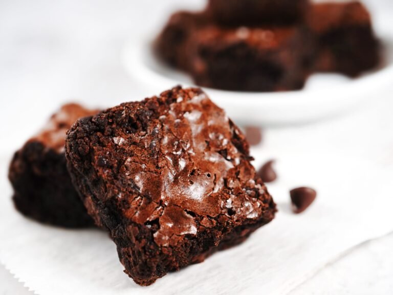 I attended pastry school in France. Here are 6 tips for making the best brownies.