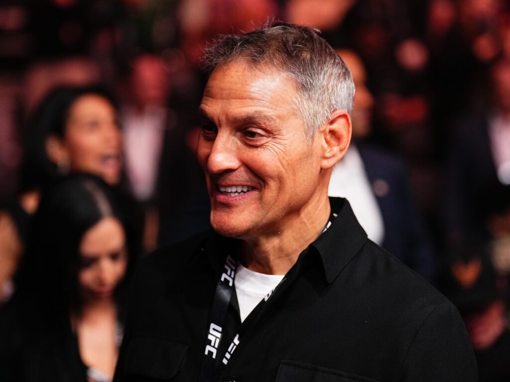 Hollywood exec Ari Emanuel says he treats his to-do list like a 'contract' with himself