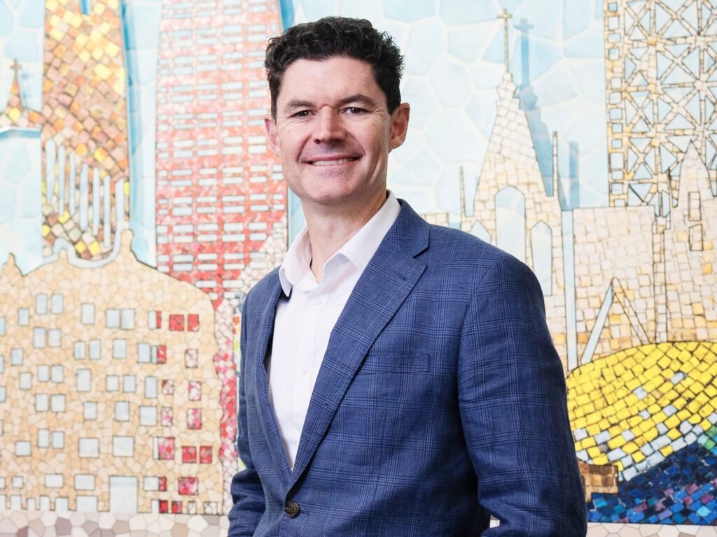 I lead HP in Asia. I use my phone in 10-minute bursts and play my guitar between late-night calls.