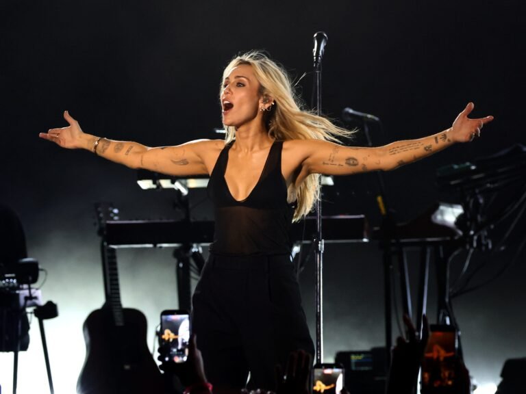 Miley Cyrus doesn't need popular music to stay a pop diva
