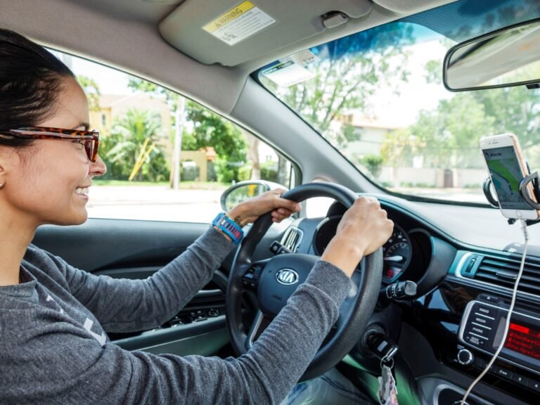 Are you a mom who drives for Uber or Lyft? Take our survey