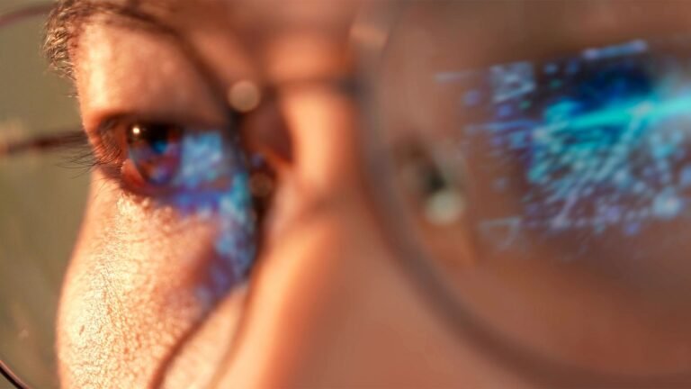 From nearsightedness to self-harm: Meta-review looks at how digital media impacts young people’s health